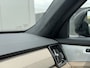 Volvo XC90 T8 Plug-in hybrid AWD Ultra Dark | Panorama | Luchtvering | B&W | Massage + Ventilatie | Alcantara hemel