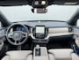 Volvo XC90 T8 Plug-in hybrid AWD Ultra Dark | Panorama | Luchtvering | B&W | Massage + Ventilatie | Alcantara hemel