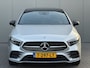 Mercedes-Benz A-klasse 250 e AMG Night Premium Plus | Panorama | Sfeer | 360 Cam | Distronic | Apple CarPlay