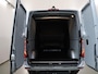 Mercedes-Benz Sprinter 319 CDI | L2 H1 | 190 PK | EDITION | AUT. | DUBBELE CABINE | 6-ZITS | STYLINGPAKKET | DISTRONIC PLUS | 3500 KG TREKHAAK | STOELVERWARMING | NAVIGATIE | CAMERA | AIRCO | LED LAMPEN | CARPLAY EN ANDROID AUTO | LEDEREN BEKLEDING