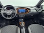 Toyota Aygo X 1.0 VVT-i S-CVT Limited | Elektrisch vouwdak | Stoelverwarming | JBL | LED | Adaptive Cruise | Apple Carplay / Android Auto | Keyless | Parkeersensoren voor/achter | Clima | Camera | 18 inch