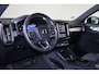 Volvo XC40 B3 Core - Parkeercamera achter - Verwarmde voorstoelen & stuur - Parkeersensoren voor & achter - Cruise control - Apple Carplay - Extra getint glas - Inklapbare trekhaak - 18' LMV