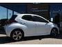 Toyota Yaris 1.5 Hybrid 115 Dynamic Automaat 116pk | Buitenspiegels elektrisch inklapbaar | Parkeersensoren voor & achter | Dodehoek detector |