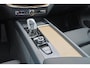 Volvo XC60 T6 Recharge AWD Plus Bright - Panorama/schuifdak - IntelliSafe Assist & Surround - 360º Camera - Harman/Kardon audio - Adaptieve LED koplampen - Verwarmde voorstoelen, stuur & achterbank - Parkeersensoren voor & achter - Elektr. bedienb. voorstoelen met geheugen - Head up display - Draadloze tel. lader - Extra getint glas - 19' LMV