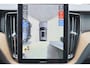Volvo XC60 T6 Recharge AWD Plus Bright - Panorama/schuifdak - IntelliSafe Assist & Surround - 360º Camera - Harman/Kardon audio - Adaptieve LED koplampen - Verwarmde voorstoelen, stuur & achterbank - Parkeersensoren voor & achter - Elektr. bedienb. voorstoelen met geheugen - Head up display - Draadloze tel. lader - Extra getint glas - 19' LMV