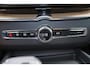 Volvo XC60 T6 Recharge AWD Plus Bright - Panorama/schuifdak - IntelliSafe Assist & Surround - 360º Camera - Harman/Kardon audio - Adaptieve LED koplampen - Verwarmde voorstoelen, stuur & achterbank - Parkeersensoren voor & achter - Elektr. bedienb. voorstoelen met geheugen - Head up display - Draadloze tel. lader - Extra getint glas - 19' LMV