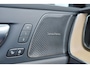 Volvo XC60 T6 Recharge AWD Plus Bright - Panorama/schuifdak - IntelliSafe Assist & Surround - 360º Camera - Harman/Kardon audio - Adaptieve LED koplampen - Verwarmde voorstoelen, stuur & achterbank - Parkeersensoren voor & achter - Elektr. bedienb. voorstoelen met geheugen - Head up display - Draadloze tel. lader - Extra getint glas - 19' LMV