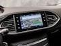 Peugeot 308 1.2 VTi Sport (NAVIGATIE, GETINT GLAS, LM VELGEN, SPORTSTOELEN, TREKHAAK, CRUISE, NIEUWE APK, NIEUWSTAAT)