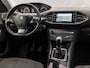 Peugeot 308 1.2 VTi Sport (NAVIGATIE, GETINT GLAS, LM VELGEN, SPORTSTOELEN, TREKHAAK, CRUISE, NIEUWE APK, NIEUWSTAAT)
