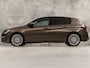 Peugeot 308 1.2 VTi Sport (NAVIGATIE, GETINT GLAS, LM VELGEN, SPORTSTOELEN, TREKHAAK, CRUISE, NIEUWE APK, NIEUWSTAAT)