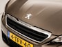 Peugeot 308 1.2 VTi Sport (NAVIGATIE, GETINT GLAS, LM VELGEN, SPORTSTOELEN, TREKHAAK, CRUISE, NIEUWE APK, NIEUWSTAAT)