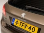Peugeot 308 1.2 VTi Sport (NAVIGATIE, GETINT GLAS, LM VELGEN, SPORTSTOELEN, TREKHAAK, CRUISE, NIEUWE APK, NIEUWSTAAT)