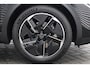 Peugeot 408 1.6 HYBRID 225PK ALLURE AVANTAGE AUTOMAAT / NAVI / LEDER / LED / PDC / 19" LMV / 360 CAMERA / KEYLESS / ADAPT. CRUISECONTROL / 1E EIGENAAR / NIEUWSTAAT !