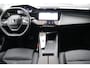Peugeot 408 1.6 HYBRID 225PK ALLURE AVANTAGE AUTOMAAT / NAVI / LEDER / LED / PDC / 19" LMV / 360 CAMERA / KEYLESS / ADAPT. CRUISECONTROL / 1E EIGENAAR / NIEUWSTAAT !