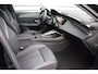 Peugeot 408 1.6 HYBRID 225PK ALLURE AVANTAGE AUTOMAAT / NAVI / LEDER / LED / PDC / 19" LMV / 360 CAMERA / KEYLESS / ADAPT. CRUISECONTROL / 1E EIGENAAR / NIEUWSTAAT !