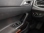 Volkswagen Taigo 1.0 TSI R-Line Automaat (2X R-LINE, VIRTUAL COCKPIT, APPLE CARPLAY, GROOT NAVI, CAMERA, STOELVERWARMING, SPORTSTOELEN, GETINT GLAS, KEYLESS, NIEUWSTAAT)