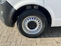 Volkswagen Transporter 2.0 TDI L2H1 Sortimo Kastinrichting Trekhaak 2200kg trekgewicht Airco Cruise controle Telefoonverbinding Apple carplay Euro 6