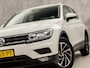 Volkswagen Tiguan 1.5 TSI Highline Sport 150Pk Automaat (PANORAMADAK, GROOT NAVI, CLIMATE, STOELVERWARMING, SPORTSTOELEN, PARKEERSENSOREN, ADAPTIVE CRUISE, NIEUWSTAAT)