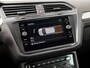 Volkswagen Tiguan 1.5 TSI Highline Sport 150Pk Automaat (PANORAMADAK, GROOT NAVI, CLIMATE, STOELVERWARMING, SPORTSTOELEN, PARKEERSENSOREN, ADAPTIVE CRUISE, NIEUWSTAAT)