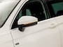 Volkswagen Tiguan 1.5 TSI Highline Sport 150Pk Automaat (PANORAMADAK, GROOT NAVI, CLIMATE, STOELVERWARMING, SPORTSTOELEN, PARKEERSENSOREN, ADAPTIVE CRUISE, NIEUWSTAAT)