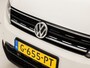 Volkswagen Tiguan 1.5 TSI Highline Sport 150Pk Automaat (PANORAMADAK, GROOT NAVI, CLIMATE, STOELVERWARMING, SPORTSTOELEN, PARKEERSENSOREN, ADAPTIVE CRUISE, NIEUWSTAAT)