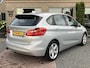 BMW 2-Serie Active Tourer 225xe | HUD | Nieuwe grotere accu | Navi