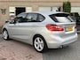 BMW 2-Serie Active Tourer 225xe | HUD | Nieuwe grotere accu | Navi