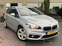BMW 2-Serie Active Tourer 225xe | HUD | Nieuwe grotere accu | Navi