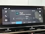 Citroën E-C4 You 50 kWh 136pk | Navigatie via Apple Carplay / Android Auto | Achteruitrijcamera | Climate Control | Cruise Control | Parkeersensoren | DAB+ radio | Armsteun | Stof/kunstlederen comfortstoelen | Volledig digitaal instrumentenpaneel | Adaptief demping systeem | 18” lichtmetalen velgen |