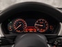 BMW 3-Serie Touring 318i M Sport Automaat (GROOT NAVI, M PAKKET, BLACK PACK, VIRTUAL COCKPIT, GETINT GLAS, LEDER, SPORTSTOELEN, STOELVERWARMING, PARKEERSENSOREN, NIEUWSTAAT)
