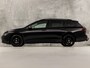 Volkswagen Golf Variant 1.0 TSI Life Sport (APPLE CARPLAY, GROOT NAVI, CAMERA, MEMORY SEAT, ALCANTARA, GETINT GLAS, SPORTSTOELEN, STUUR/STOELVERWARMING, TREKHAAK, NIEUWE APK, NIEUWSTAAT)