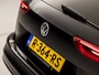 Volkswagen Golf Variant 1.0 TSI Life Sport (APPLE CARPLAY, GROOT NAVI, CAMERA, MEMORY SEAT, ALCANTARA, GETINT GLAS, SPORTSTOELEN, STUUR/STOELVERWARMING, TREKHAAK, NIEUWE APK, NIEUWSTAAT)