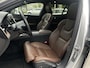 Volvo V60 Cross Country 2.0 B5 AWD Pro Pano | HUD | Stoelverw v+a | Trekhaak | Harman/Kardon