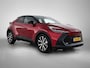 Toyota C-HR / C-HR+ 1.8 Hybrid 140 First Edition | Full LED Adaptive | 360 Camera | Groot Multimedia Scherm | Elektrische achterklep | Dodehoek detectie | Parkeersensoren voor+achter