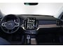 Volvo XC90 T8 Recharge AWD Ultra Bright - Luchtvering - Panorama/schuifdak - IntelliSafe Assist & Surround - 360º Camera - Harman/Kardon audio - Adaptieve LED koplampen - Verwarmde voorstoelen, stuur & achterbank - Parkeersensoren voor & achter - Elektr. bedienb. voorstoelen met geheugen - Head up display - Draadloze tel. lader - Extra getint glas - Inklapbare trekhaak - 21' LMV