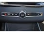 Volvo XC90 T8 Recharge AWD Ultra Bright - Luchtvering - Panorama/schuifdak - IntelliSafe Assist & Surround - 360º Camera - Harman/Kardon audio - Adaptieve LED koplampen - Verwarmde voorstoelen, stuur & achterbank - Parkeersensoren voor & achter - Elektr. bedienb. voorstoelen met geheugen - Head up display - Draadloze tel. lader - Extra getint glas - Inklapbare trekhaak - 21' LMV
