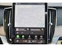 Volvo XC90 T8 Recharge AWD Ultra Bright - Luchtvering - Panorama/schuifdak - IntelliSafe Assist & Surround - 360º Camera - Harman/Kardon audio - Adaptieve LED koplampen - Verwarmde voorstoelen, stuur & achterbank - Parkeersensoren voor & achter - Elektr. bedienb. voorstoelen met geheugen - Head up display - Draadloze tel. lader - Extra getint glas - Inklapbare trekhaak - 21' LMV