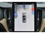 Volvo XC60 T6 Recharge AWD Plus Dark - Panorama/schuifdak - IntelliSafe Assist & Surround - 360º Camera - Harman/Kardon audio - Verwarmde voorstoelen, stuur & achterbank - Parkeersensoren voor & achter - Elektr. bedienb. voorstoelen met geheugen - Head up display - Draadloze tel. lader - Inklapbare trekhaak - 19' LMV