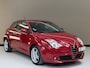 Alfa Romeo MiTo 1.4 Distinctive, 95Pk, 1ste eigenaar, Sport pakket, 17" lichtmetalen velgen, Airco, Stuurbediening, Parkeersensoren,
