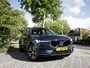 Volvo XC60 2.0 B5 Momentum Exclusive 1e-Eig. & Keurig-Onderh. BOVAG-Garantie. NL-Auto.