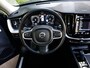 Volvo XC60 2.0 B5 Momentum Exclusive 1e-Eig. & Keurig-Onderh. BOVAG-Garantie. NL-Auto.
