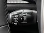 Peugeot 2008 SUV Active Pack 100pk | Navigatie | Achteruitrijcamera | Climate Control | Cruise Control | Parkeersensoren | Elektrisch inklapbare spiegels | Bluetooth | Apple CarPlay / Android Auto | DAB+ radio | Automatisch dimlicht | Regensensor | Multifunctioneel stuurwiel | Donker getint glas | 16” lichtmetalen velgen |