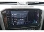 Volkswagen Passat Variant 1.4 TSI 150pk DSG Highline Business R | Panoramadak | Leer | Stoelverwarming | Navigatie | Achteruitrijcamera