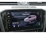Volkswagen Passat Variant 1.4 TSI 150pk DSG Highline Business R | Panoramadak | Leer | Stoelverwarming | Navigatie | Achteruitrijcamera