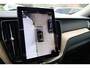 Volvo XC60 2.0 T6 Plug-in hybrid AWD Plus Dark | Trekhaak | Harman Kardon | HUD |