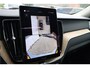 Volvo XC60 2.0 T6 Plug-in hybrid AWD Plus Dark | Trekhaak | Harman Kardon | HUD |
