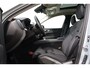 Volvo XC60 2.0 T6 Plug-in hybrid AWD Plus Dark | Trekhaak | Harman Kardon | HUD |