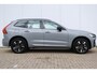 Volvo XC60 2.0 T6 Plug-in hybrid AWD Plus Dark | Trekhaak | Harman Kardon | HUD |