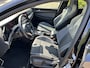 Volkswagen Golf 1.5 eTSI R-Line Panodak