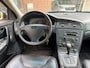 Volvo S60 2.4 Edition Automaat / bj.2000 / kleur: oker / leder / climate / trekhaak /etc. NAP met 243226 km.en APK is tot 06/2027.